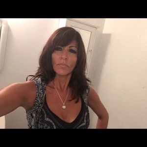 Meet your Posher, Denise